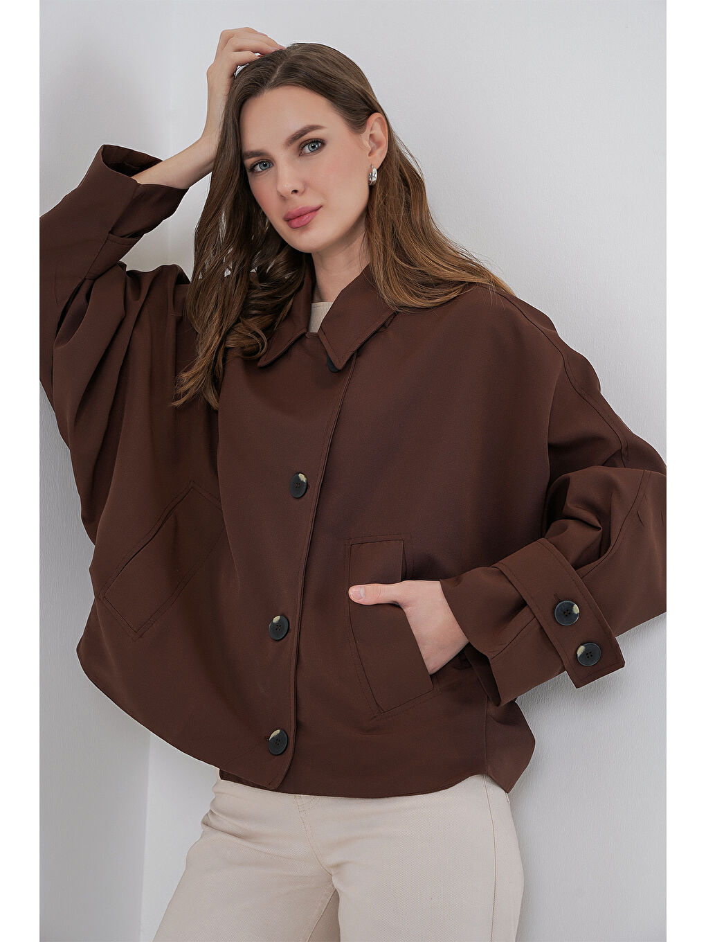 Kadın Oversize Kısa Trençkot 5977 - Kahverengi-3