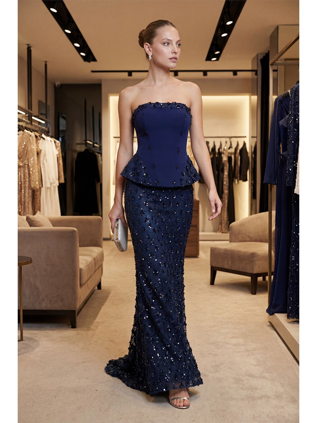 Kadın Lacivert Dar Kalıp Straplez Yaka Payetli Uzun Abiye Elbise-4