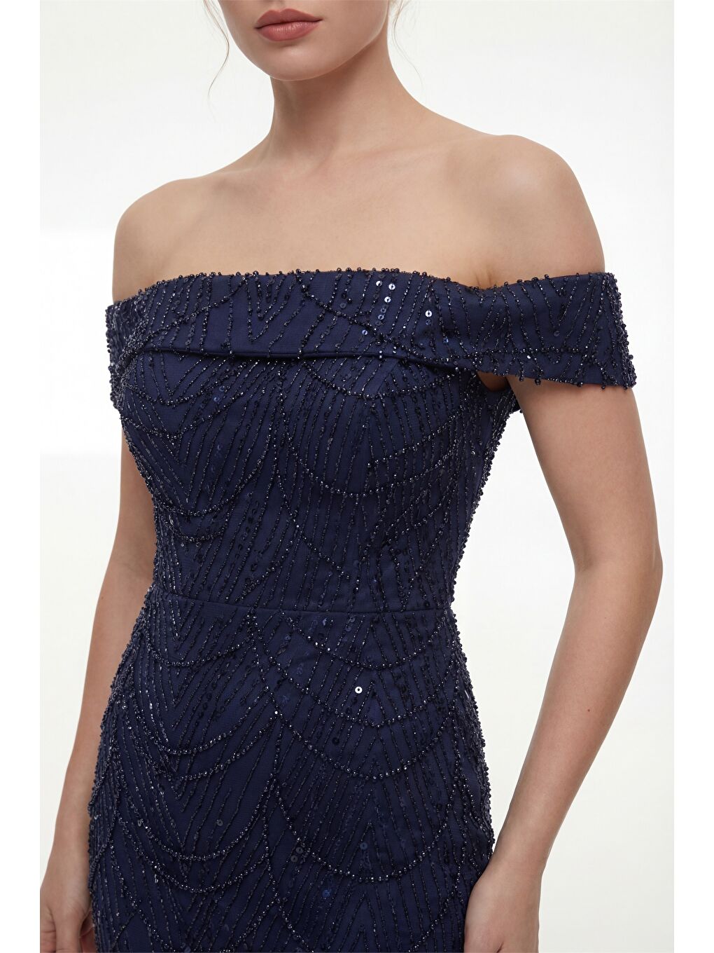 Kadın Lacivert Kayık Yaka Boncuklu Uzun Abiye Elbise-3