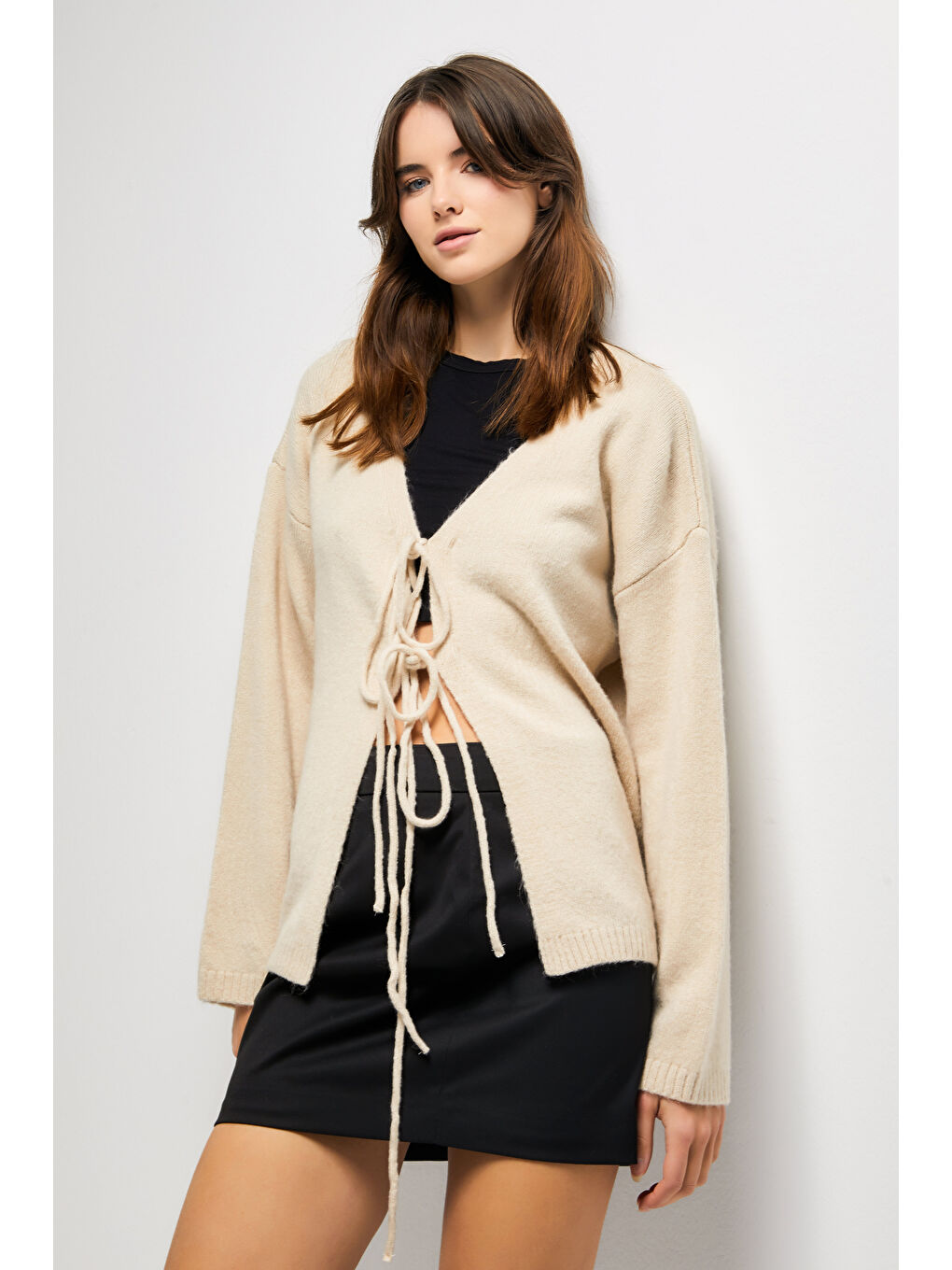 Kadın Bej Renk w5-101 Önü Bağcıklı Oversize Triko Kazak-2