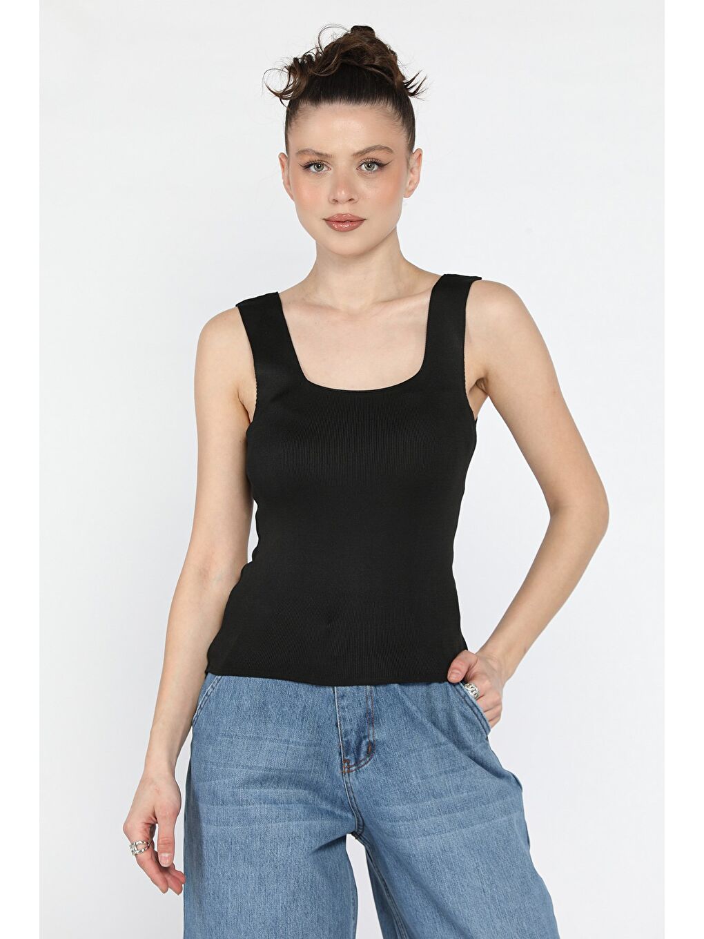 Siyah Kadın Kare Yaka Kalın Askılı Elastanlı Triko Bluz