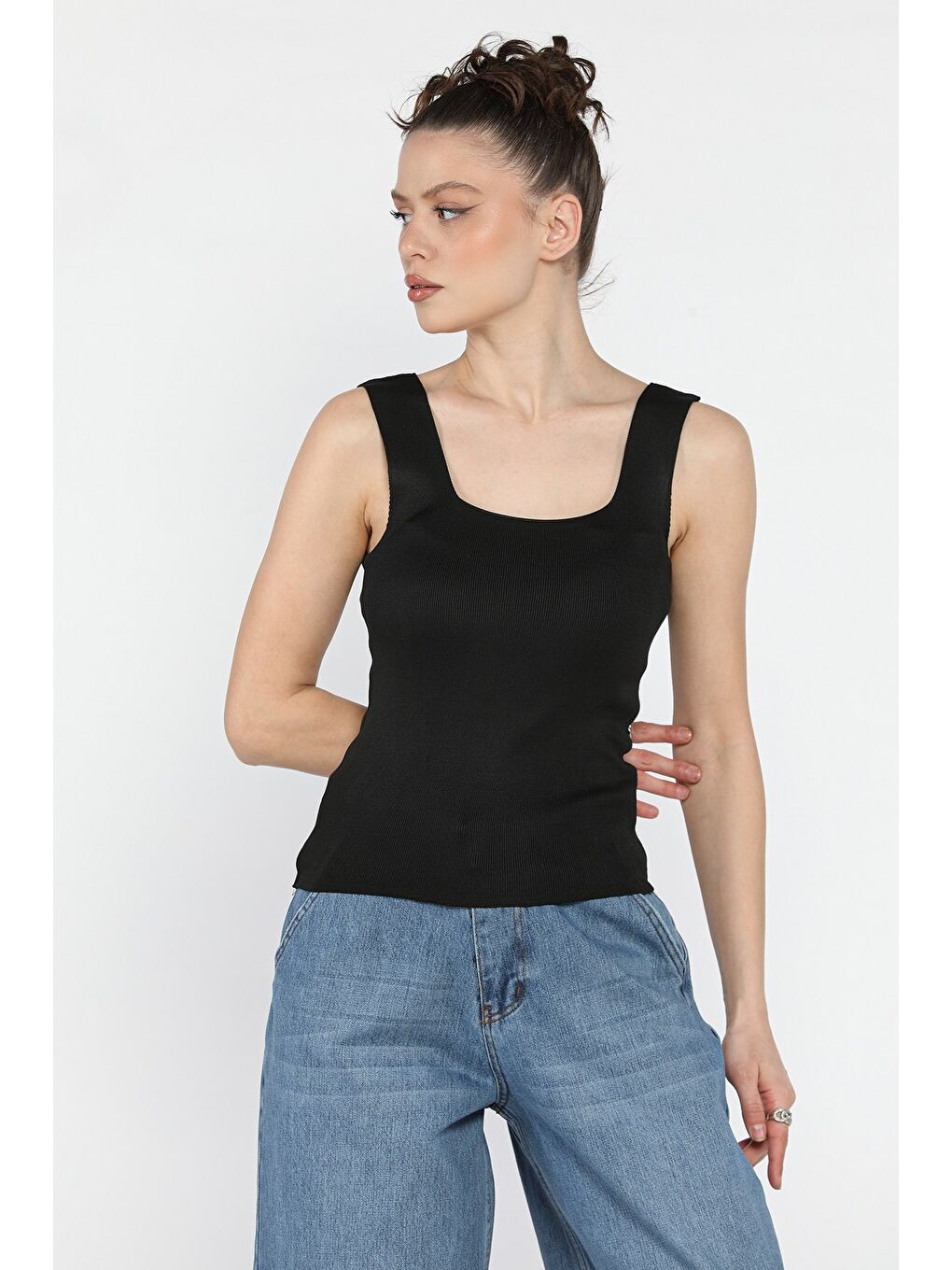 Siyah Kadın Kare Yaka Kalın Askılı Elastanlı Triko Bluz-1