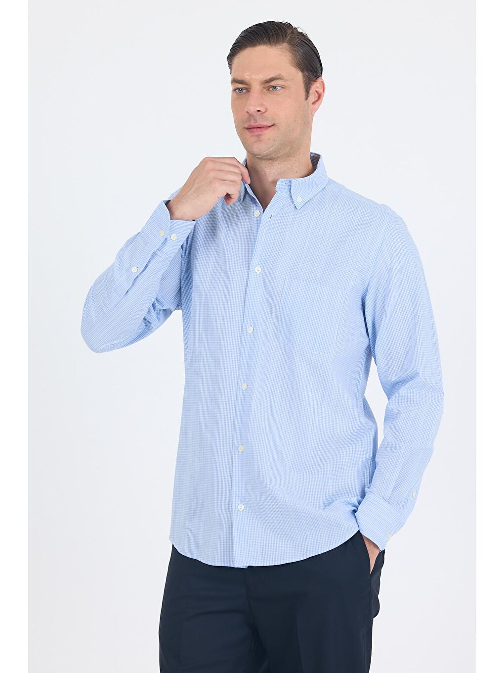 Koyu Mavi Uzun Kol Smart Düğmeli Yaka Cepli Comfort Fit %100 Pamuk Gömlek 1004250236-2