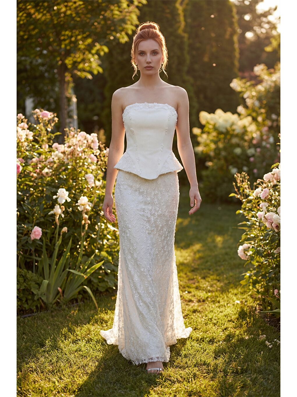 Kadın Beyaz Dar Kalıp Straplez Yaka Payetli Uzun Abiye Elbise-4