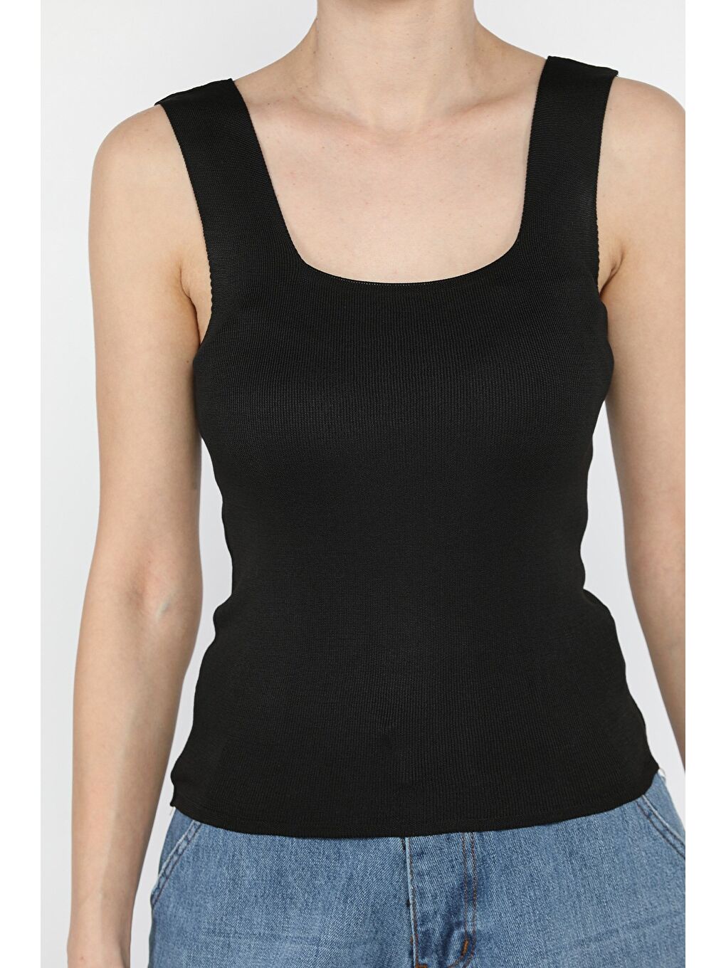 Siyah Kadın Kare Yaka Kalın Askılı Elastanlı Triko Bluz-3