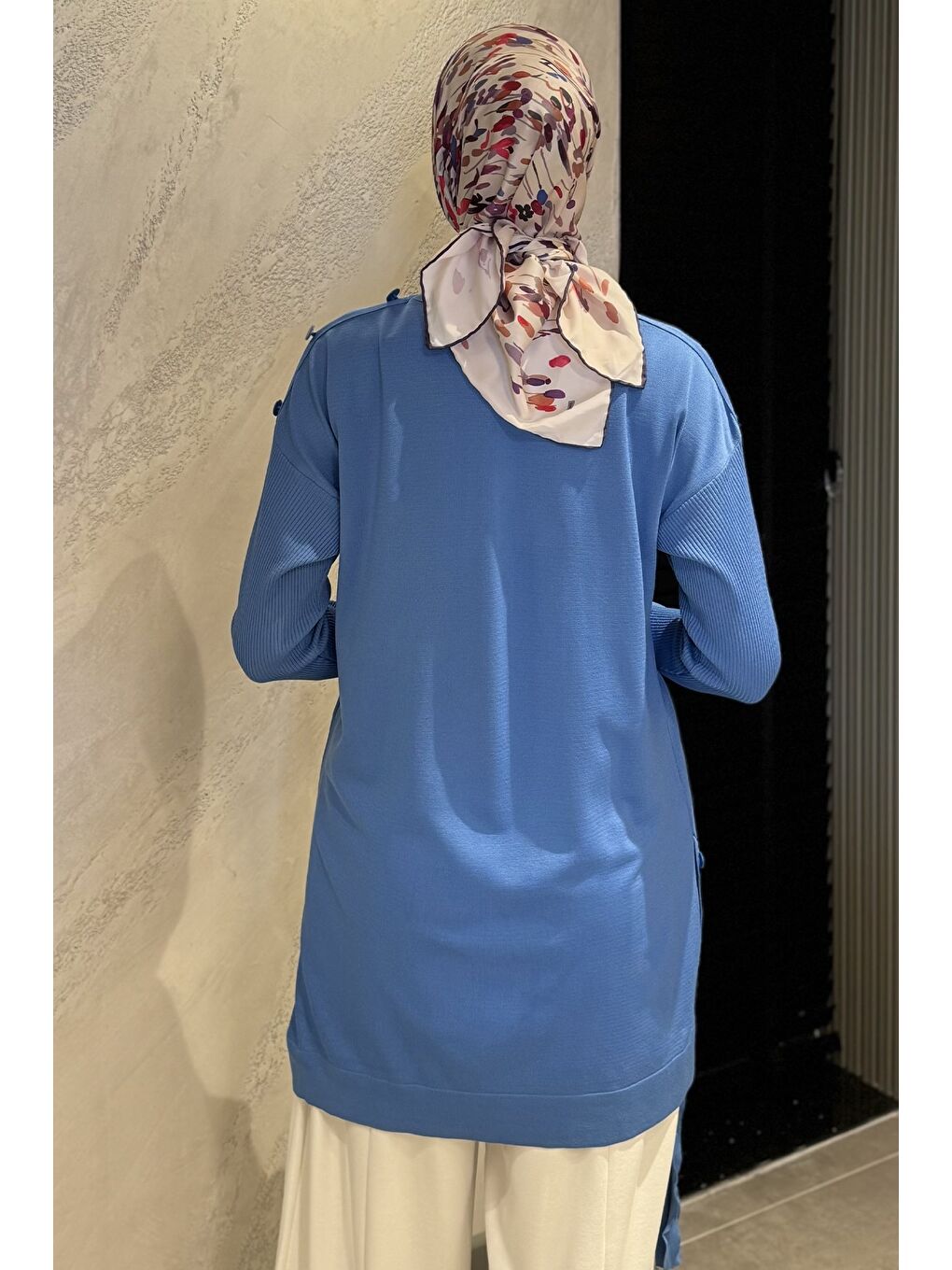 Mavi Düğme Detaylı Tesettür Triko Tunik-7