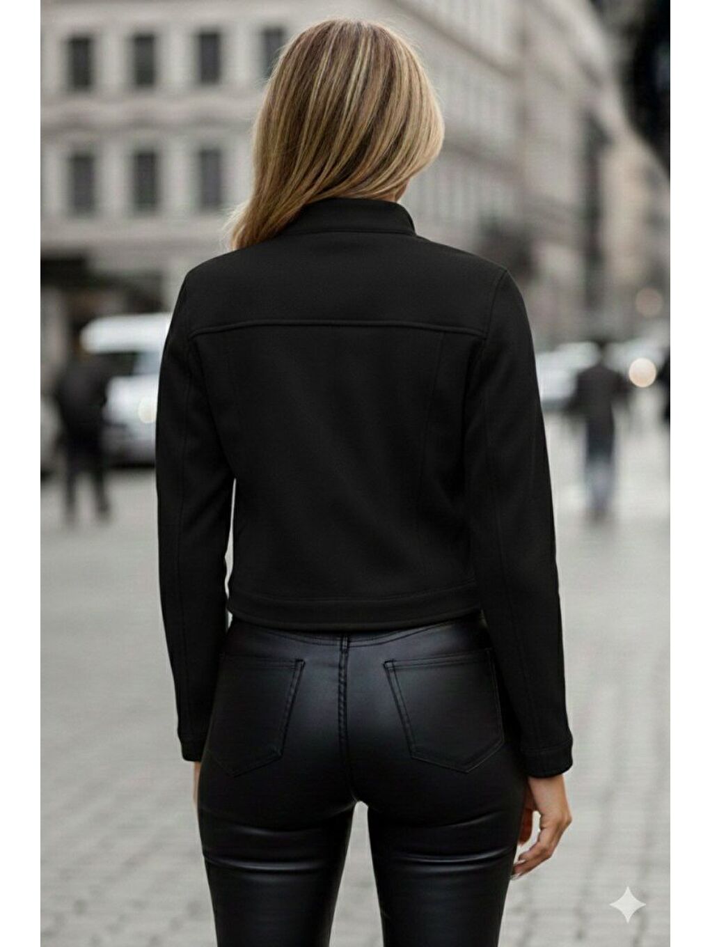 Siyah Kadın Uzun Kollu Yakadan Ve önden Düğmeli Süet Kısa Ceket-1