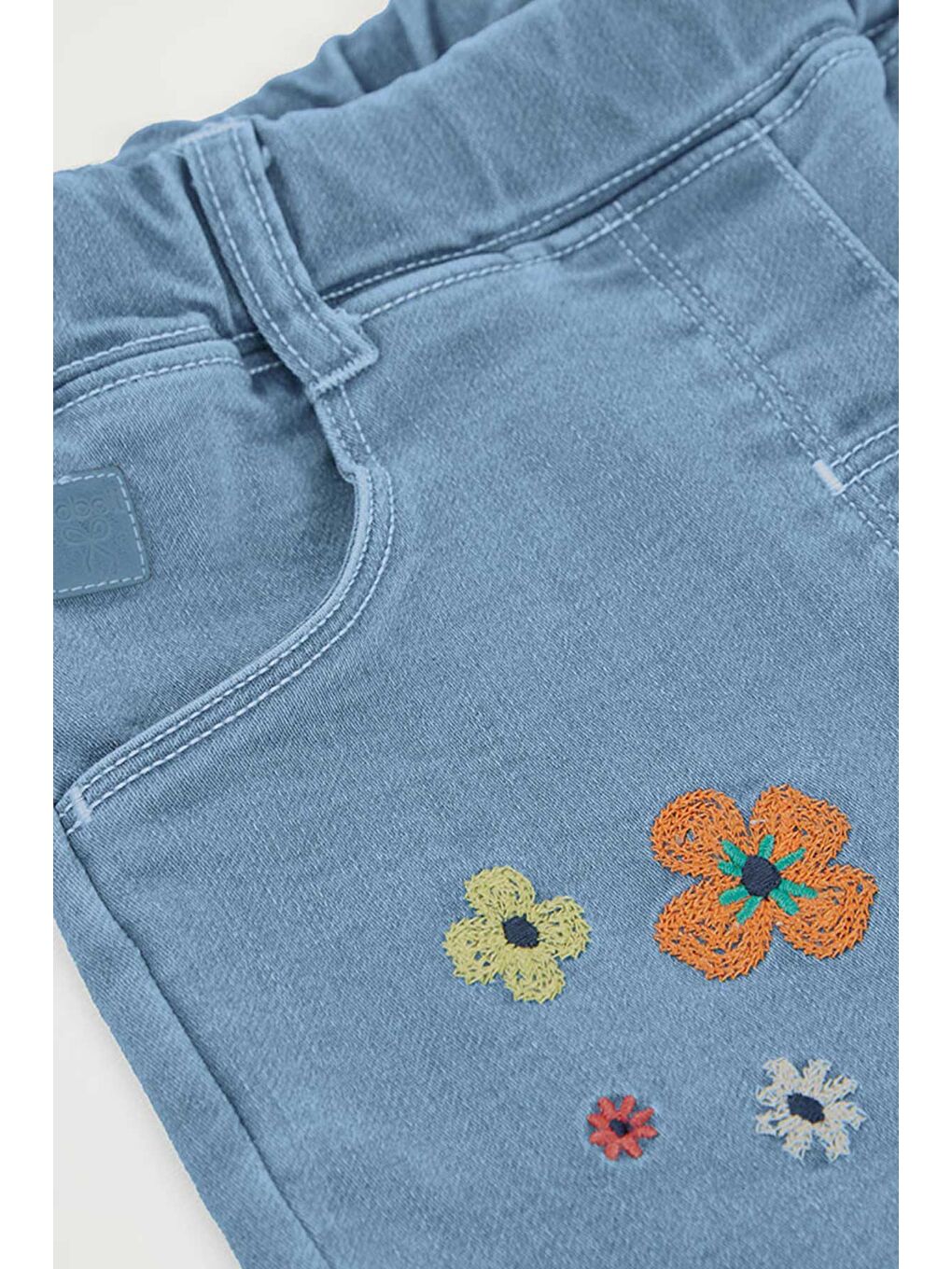 Çiçek Nakışlı Denim Pantolon 2-6 Yaş Mavi-4