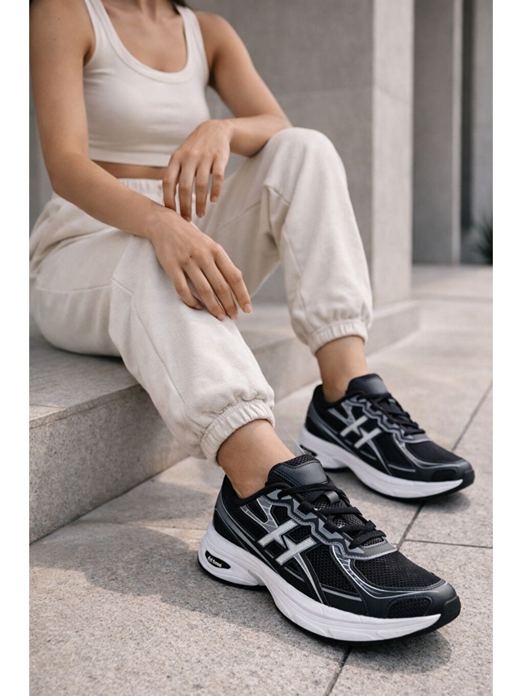 Siyah HYNEX Kadın Kalın Taban Bağcıklı Günlük Sneaker Spor Ayakkabı-3