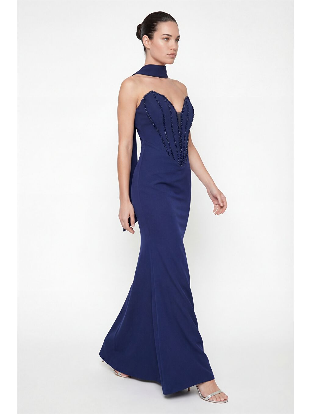 Kadın Lacivert Straplez Yaka Taşlı Uzun Balık Abiye Elbise-1