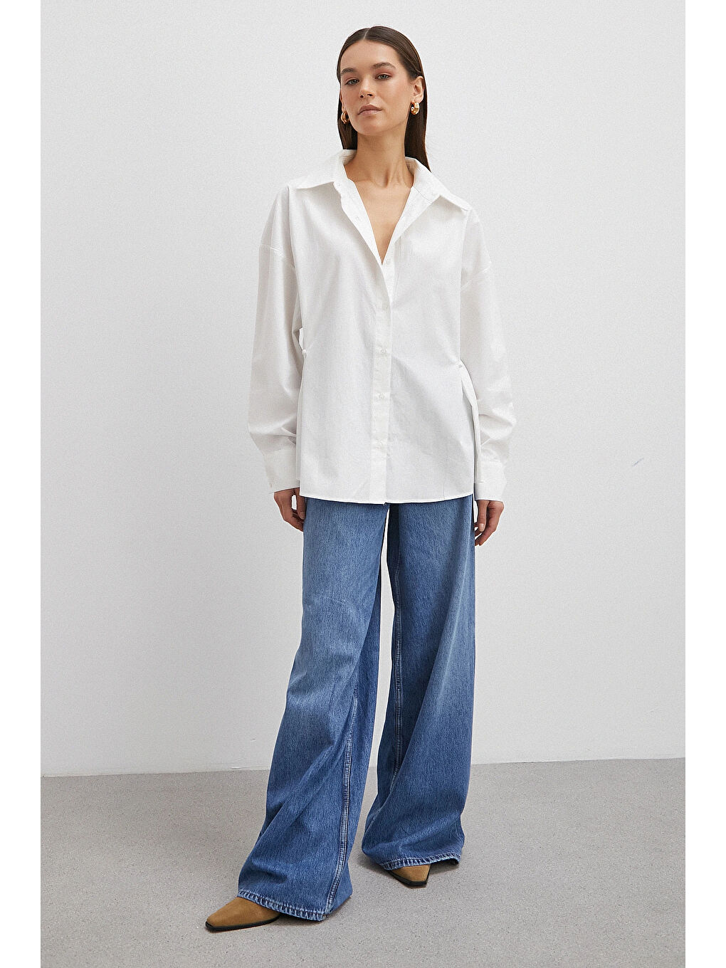 Düğme Detaylı Pamuklu Gömlek Beyaz-1