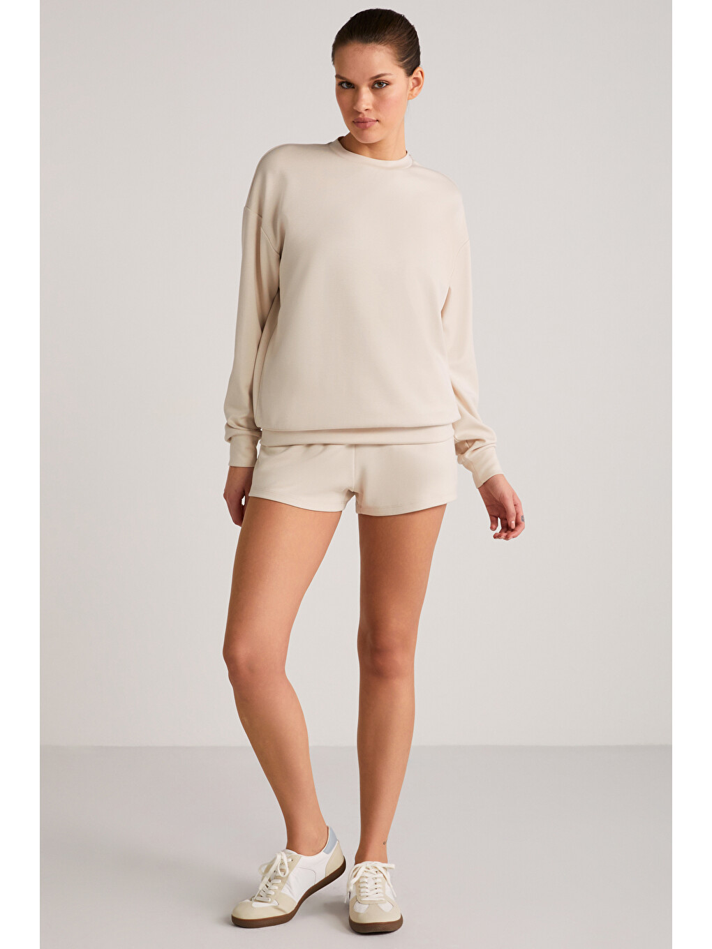 Bej Maisie Kadın Scuba Kumaşlı Aşırı Yumuşak Yuvarlak Yakalı Oversize Vanilya Sweatshirt-2