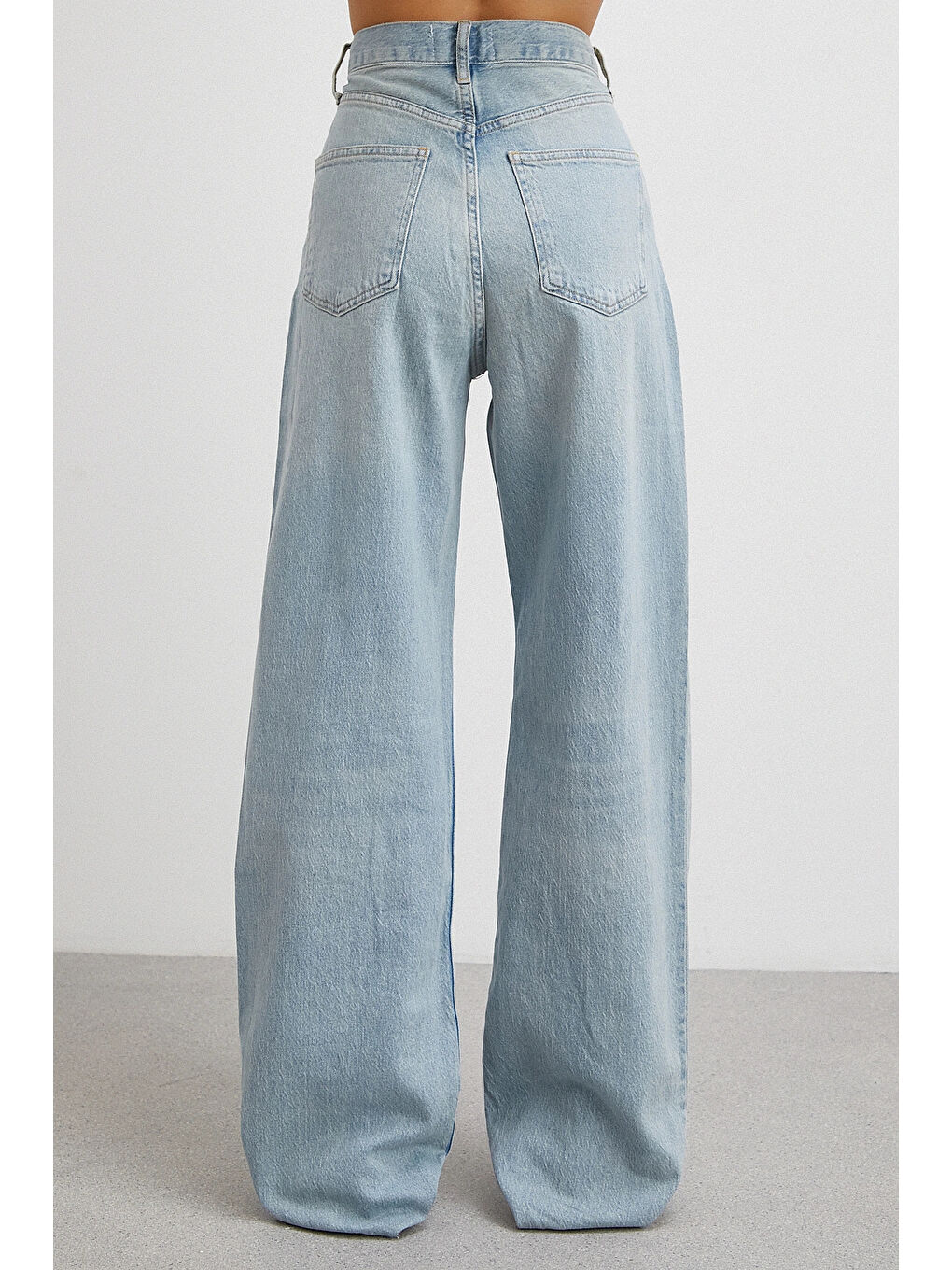 Yüksek Bel Kesik Paça Straight Jean Buz Mavisi-4