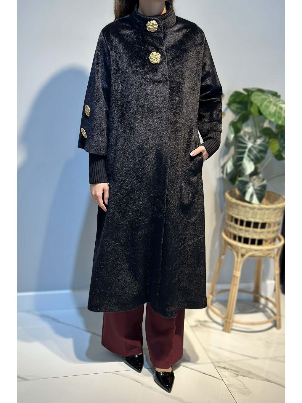 Yaka ve Kol Broş Detay Kaban 2586 Siyah