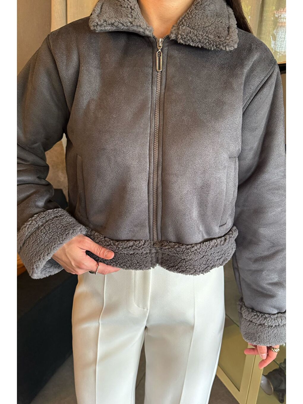 Gri İçi Pelüşlü Kadın Nubuk Mont-3