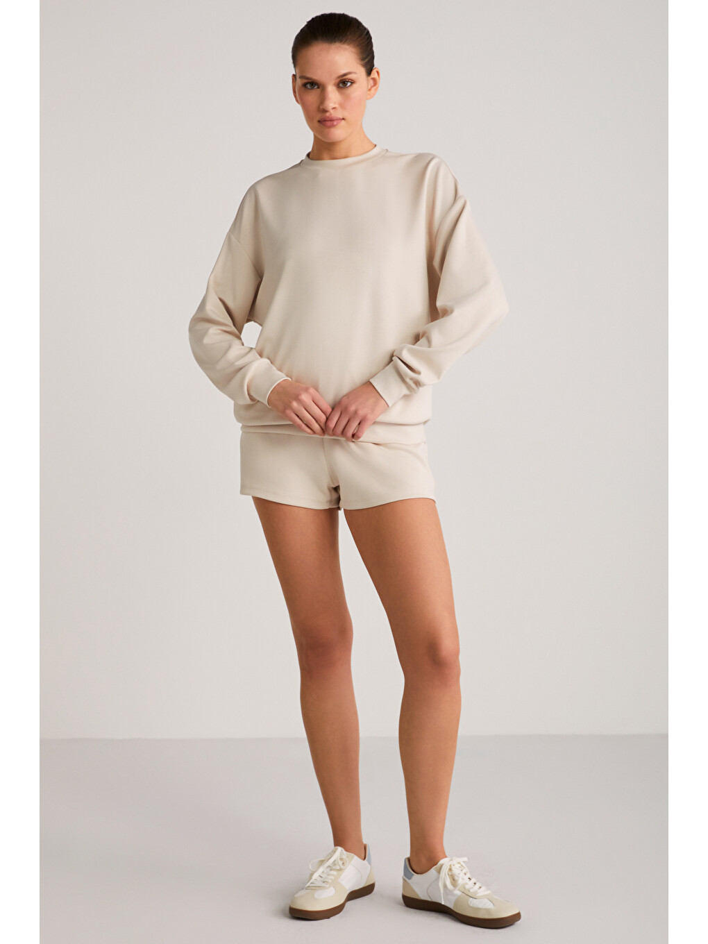 Bej Maisie Kadın Scuba Kumaşlı Aşırı Yumuşak Yuvarlak Yakalı Oversize Vanilya Sweatshirt-3