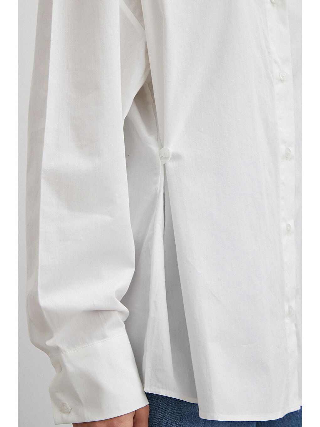 Düğme Detaylı Pamuklu Gömlek Beyaz-4