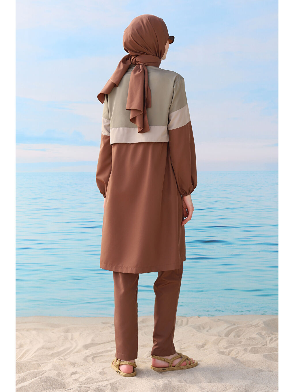 Kahverengi Renk Detaylı Yüzme Takımı Kahve-4