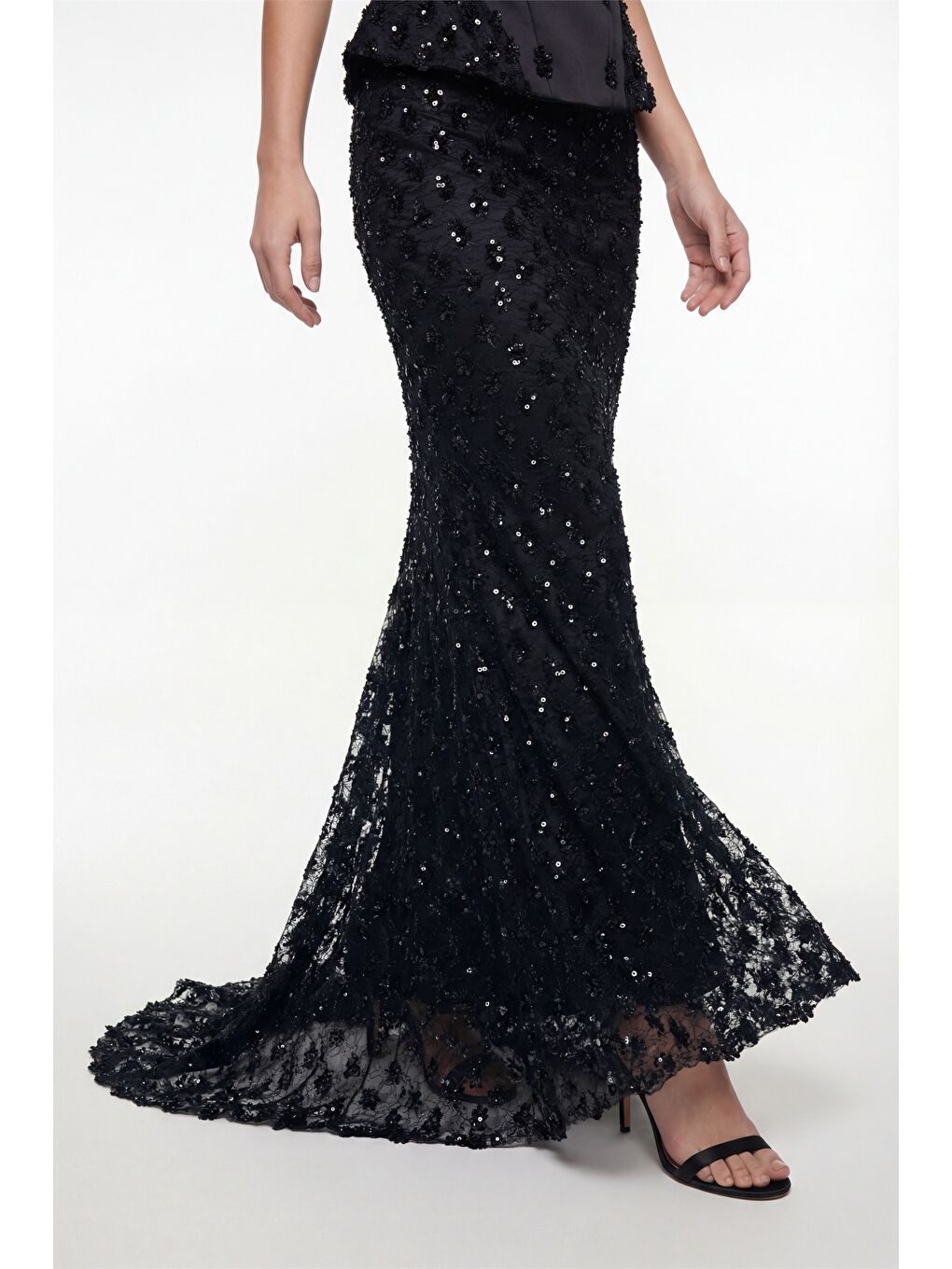 Kadın Siyah Dar Kalıp Straplez Yaka Payetli Uzun Abiye Elbise-2