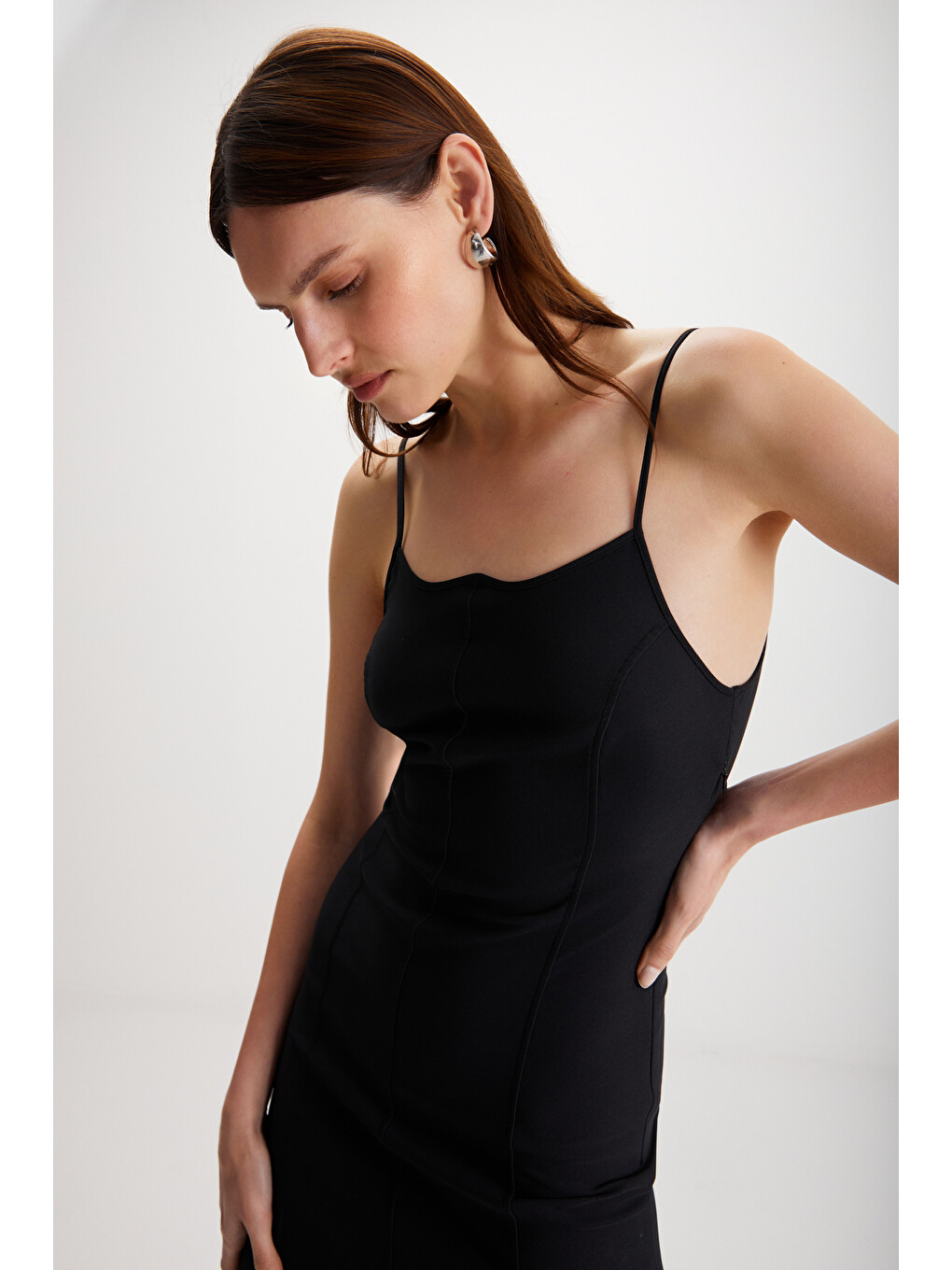 Manuela Kadın Kalın Dokuma İnterlok Kumaşlı Vücüdü Saran Bodycon Kalp Yaka Siyah Elbise-3