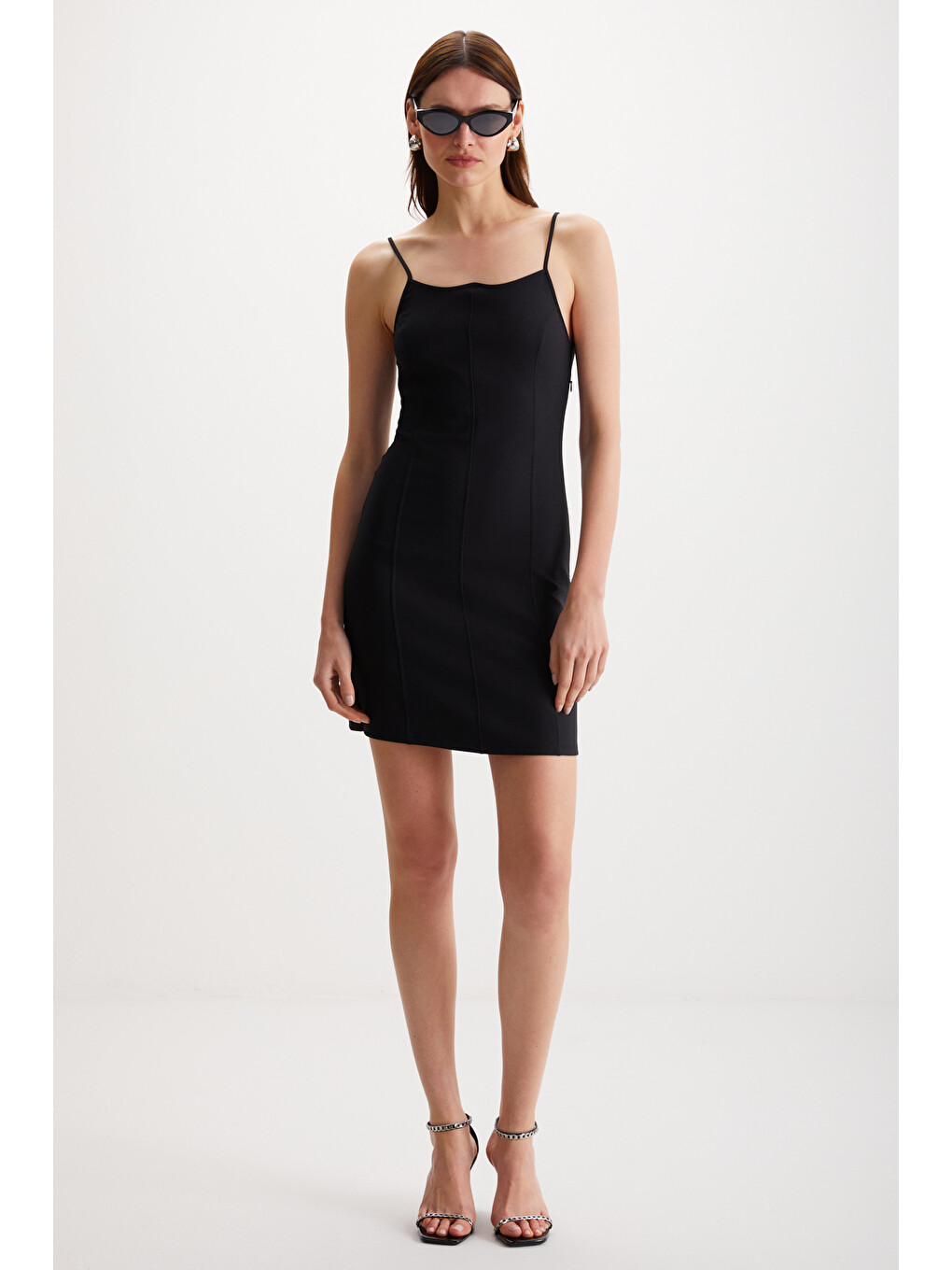 Manuela Kadın Kalın Dokuma İnterlok Kumaşlı Vücüdü Saran Bodycon Kalp Yaka Siyah Elbise-4