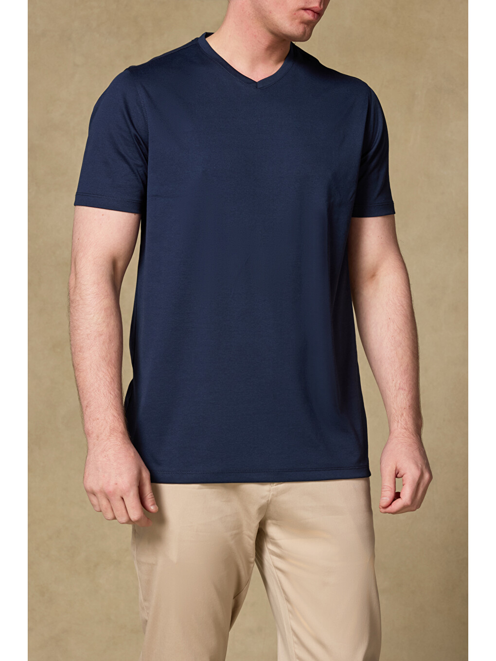 Vita Merserize Pamuklu Modern Fit Lacivert V Yaka Erkek Düz T-shirt