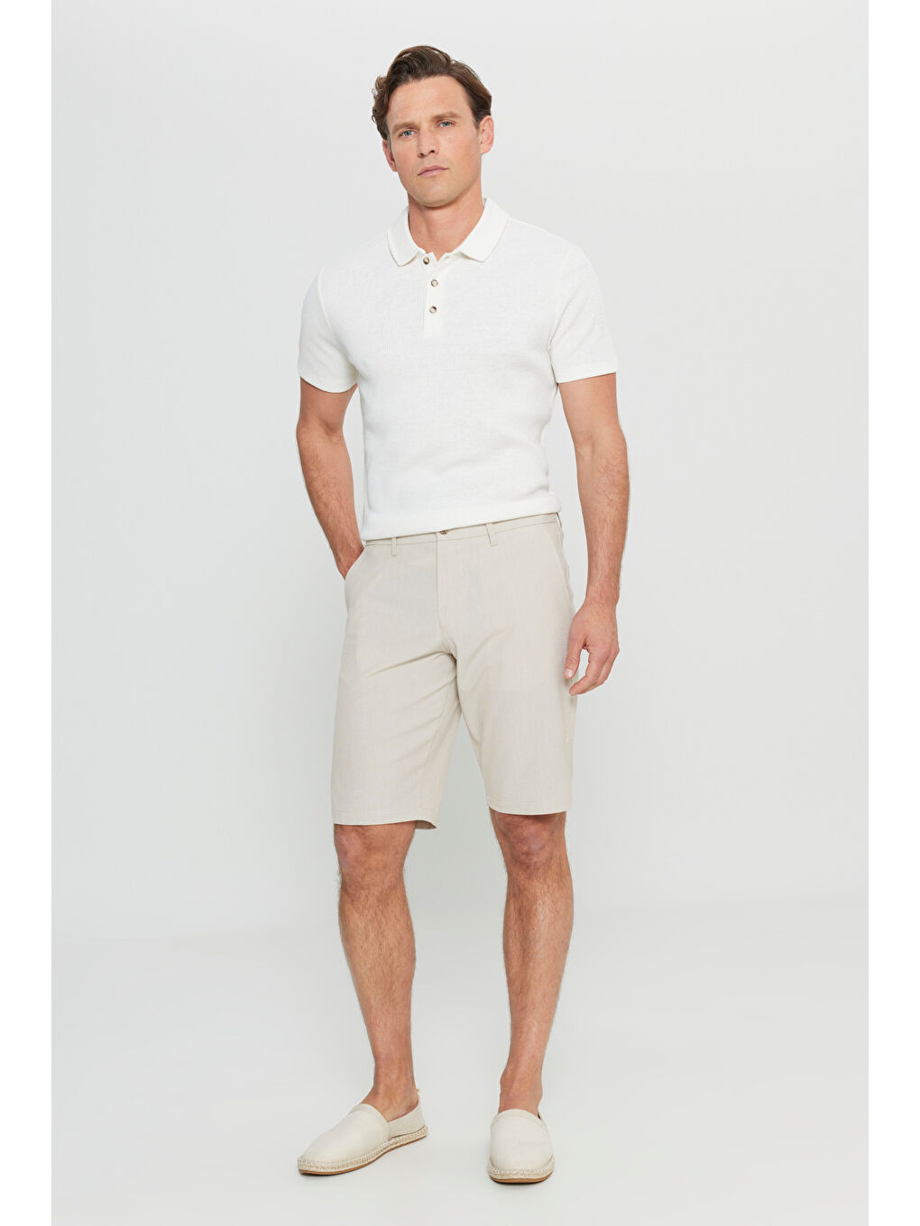 Bej Erkek Vizon Slim Fit Dar Kesim Gofre Desenli Yan Cepli Esnek Şort-1