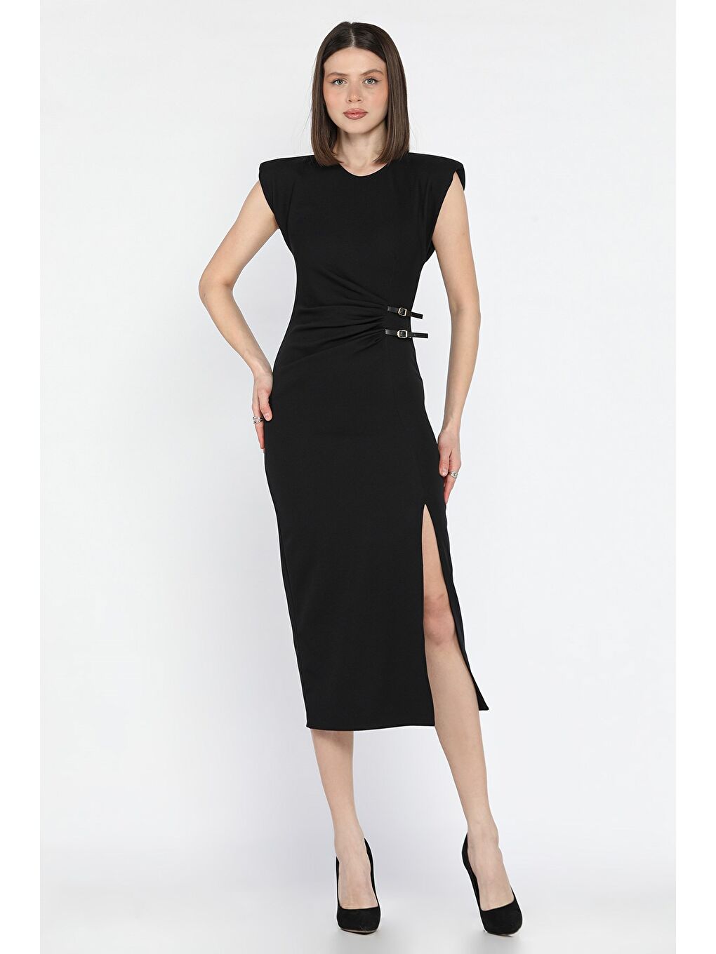 Siyah Bel Drapeli Vatkalı Yan Yırtmaçlı Elbise