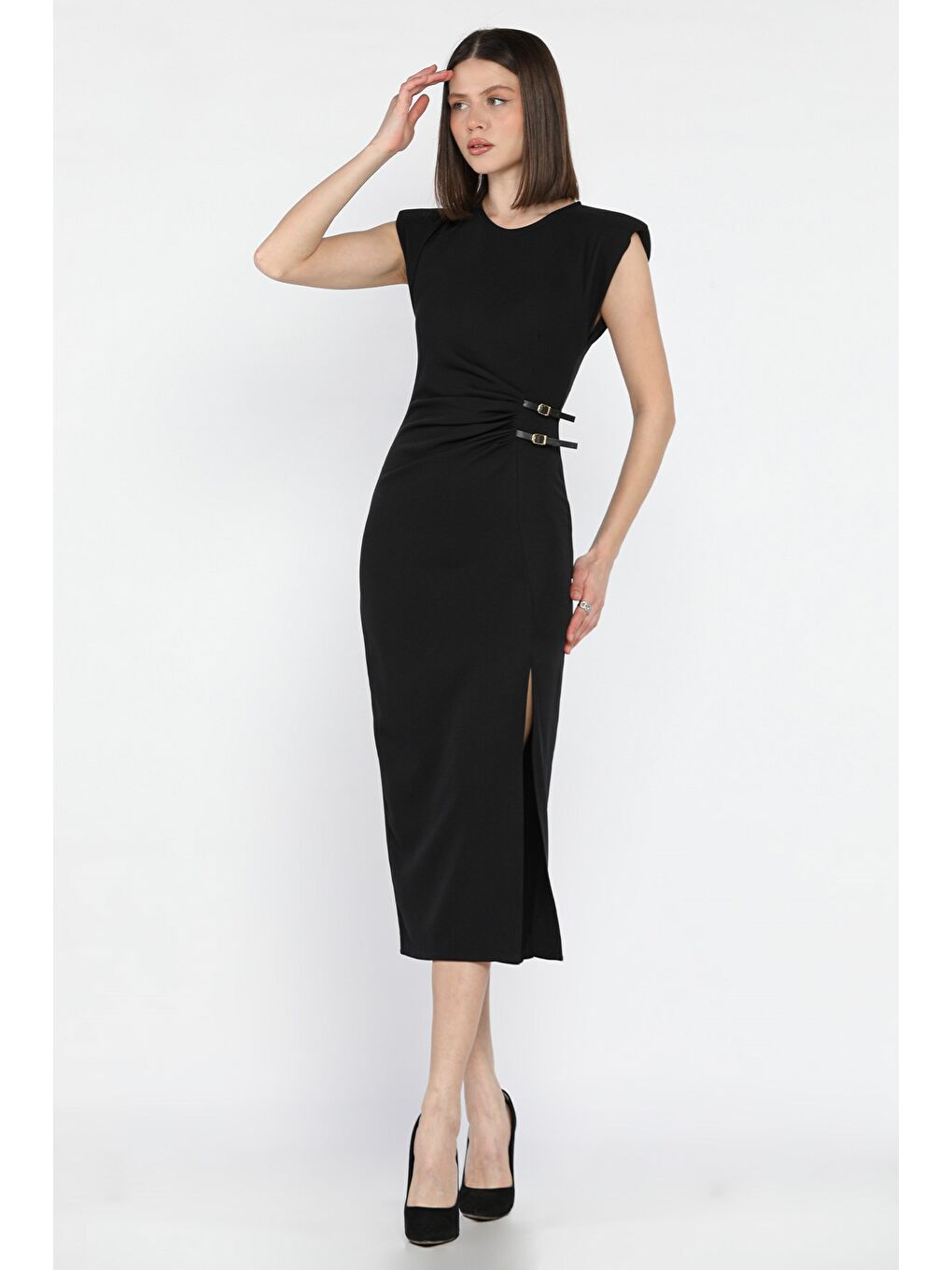 Siyah Bel Drapeli Vatkalı Yan Yırtmaçlı Elbise-1