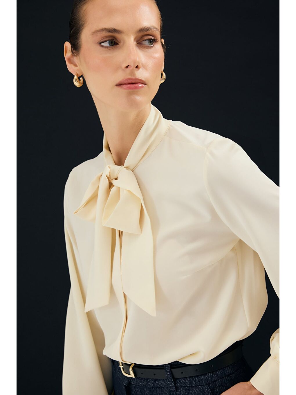 Yakası Bağlamalı Düz Gömlek - Sarı-1