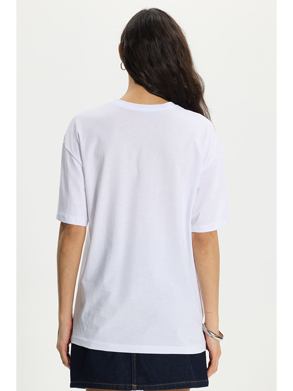 Kadın Oversize Geniş Kesim %100 Pamuk Bisiklet Yaka Kısa Kollu Baskılı Beyaz Tişört-5