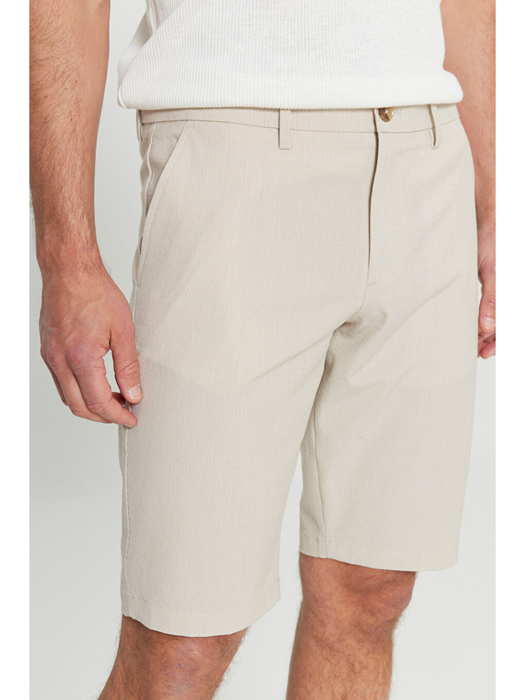 Bej Erkek Vizon Slim Fit Dar Kesim Gofre Desenli Yan Cepli Esnek Şort-3