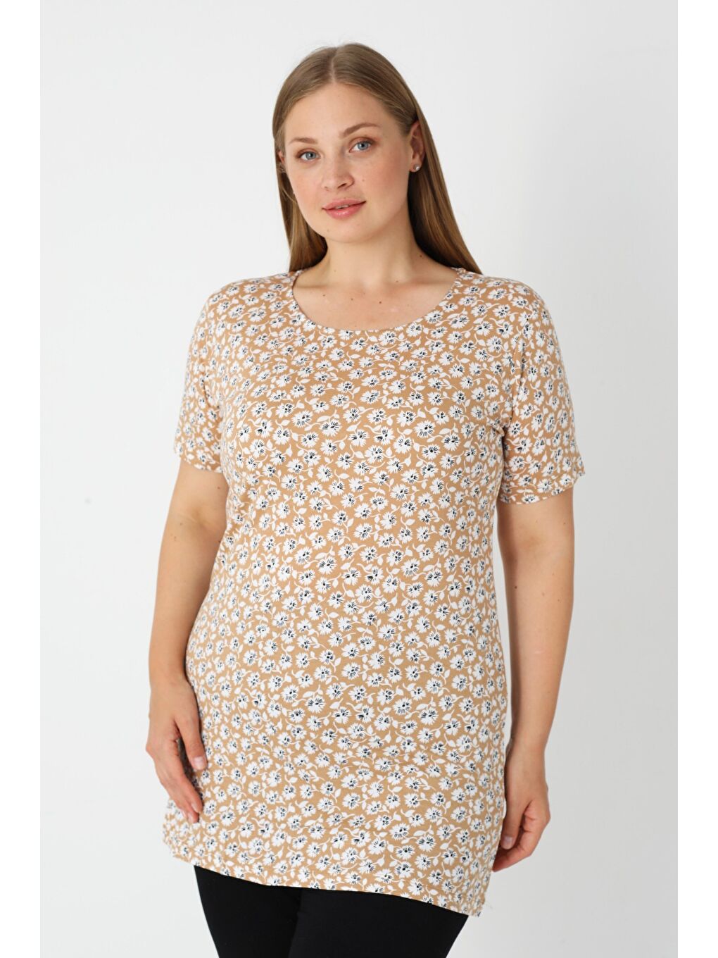 Bej Haki Desenli Kısa Kollu Kadın Büyük Beden Pamuklu T-shirt-1