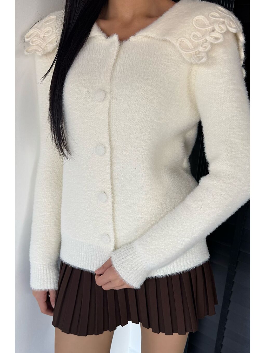 Ekru Kadın Yaka Detaylı Yumoş İplik Triko Ceket-2