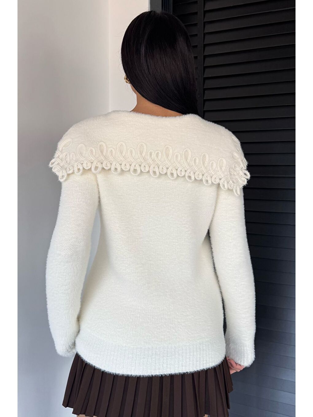 Ekru Kadın Yaka Detaylı Yumoş İplik Triko Ceket-3