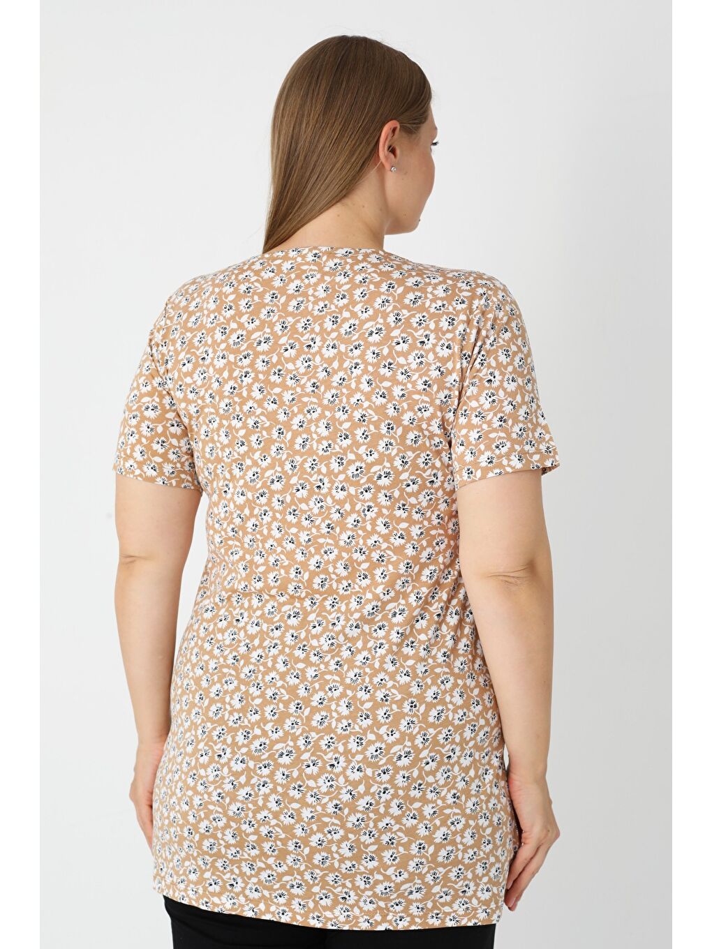 Bej Haki Desenli Kısa Kollu Kadın Büyük Beden Pamuklu T-shirt-4