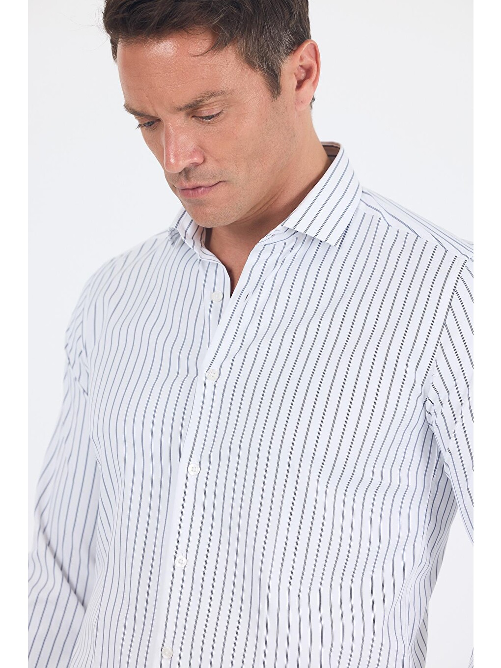 Beyaz Uzun Kol Yarım İtalyan Yaka Cepsiz Easy To Iron Slim Fit Esnek Gömlek 1004250226-3