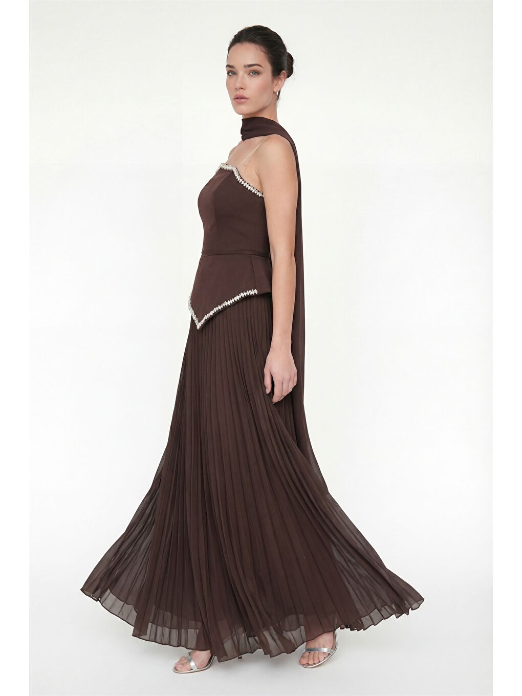 Kadın Kahverengi Dar Kalıp Şal Yaka Piliseli Uzun Abiye Elbise-1