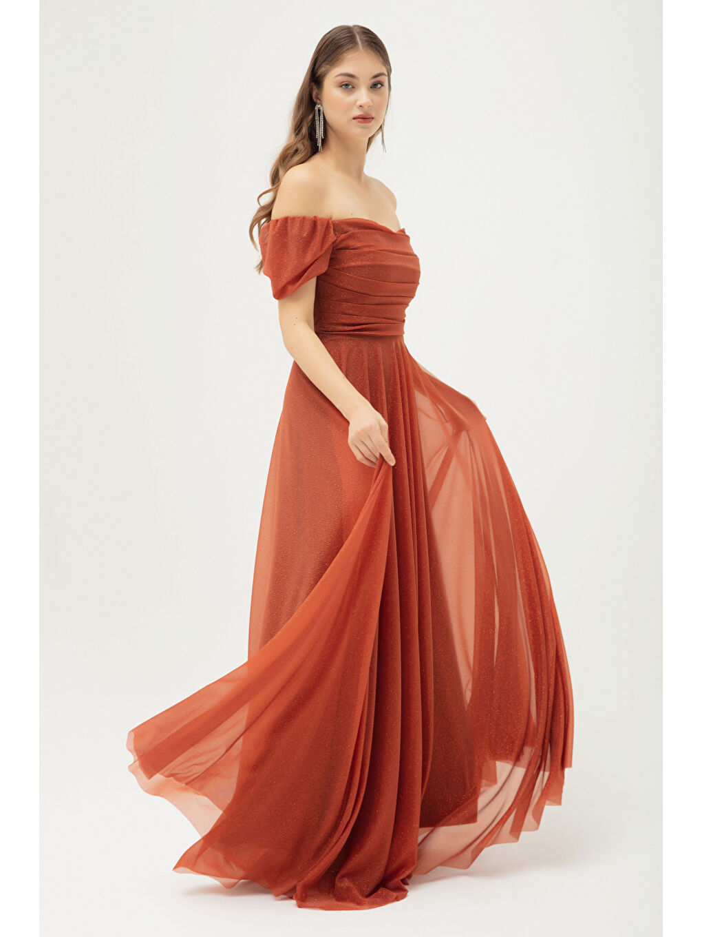 Kahverengi Kadın Kiremit Kayık Yaka Drapeli Yırtmaçlı Uzun Simli Abiye Elbise-2