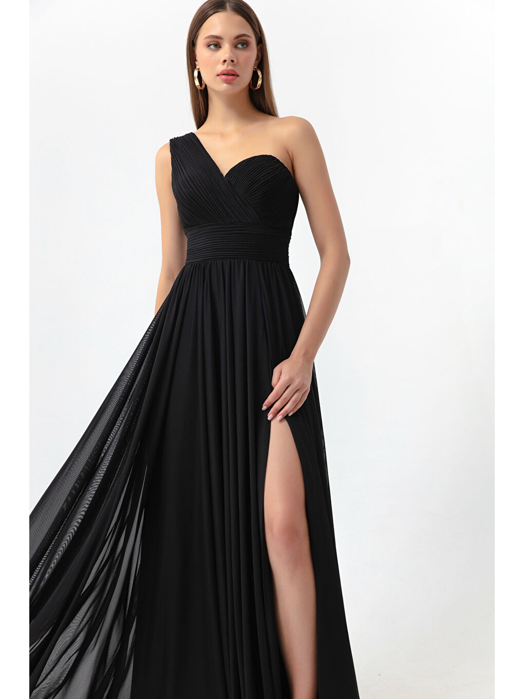 Kadın Siyah Tek Omuz Yırtmaçlı Uzun Abiye Elbise-1