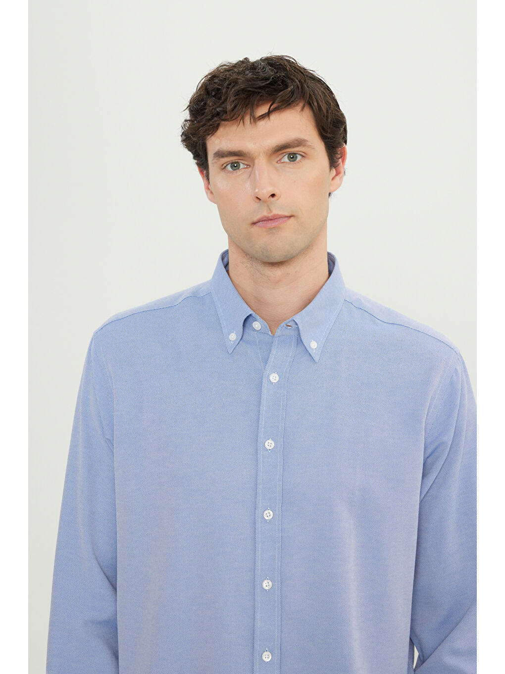 Erkek Mavi Pamuklu Oxford Regular Fit Normal Kesim Düğmeli Yaka Armürlü Gömlek-3