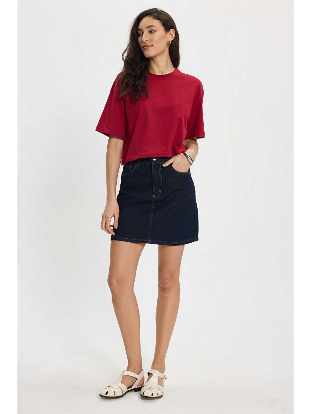 Kadın Slim Fit Dar Kesim %100 Pamuk Kısa Kollu Bisiklet Yaka Bordo Crop Tişört-1
