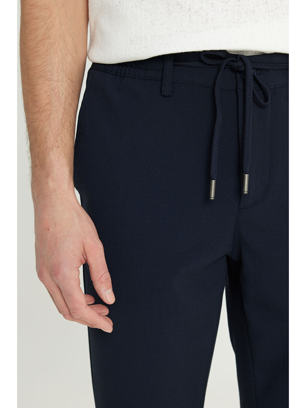 Erkek Lacivert Slim Fit Dar Kesim Beli Bağlamalı Yan Cepli Esnek Pantolon-3