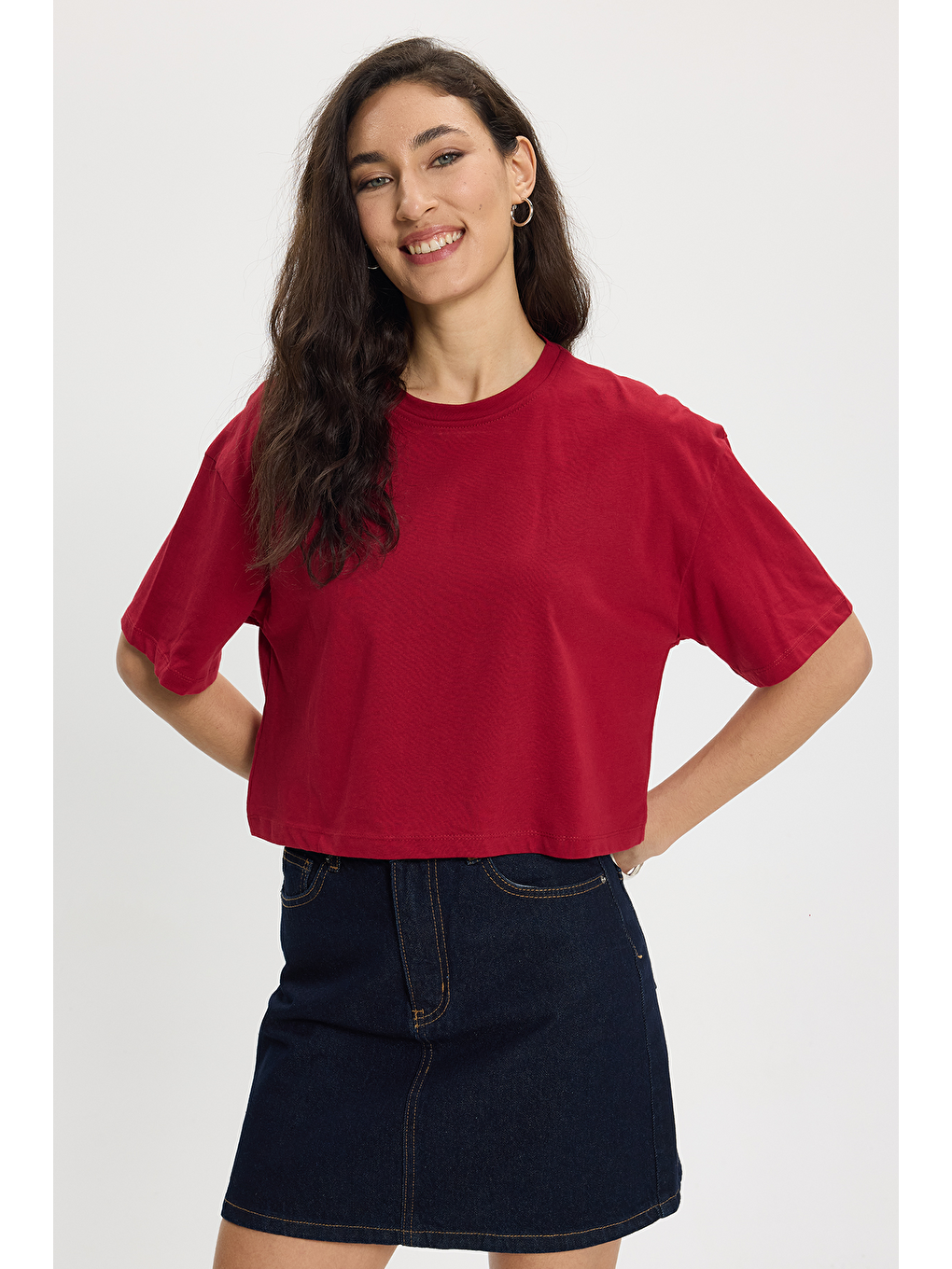 Kadın Slim Fit Dar Kesim %100 Pamuk Kısa Kollu Bisiklet Yaka Bordo Crop Tişört-2