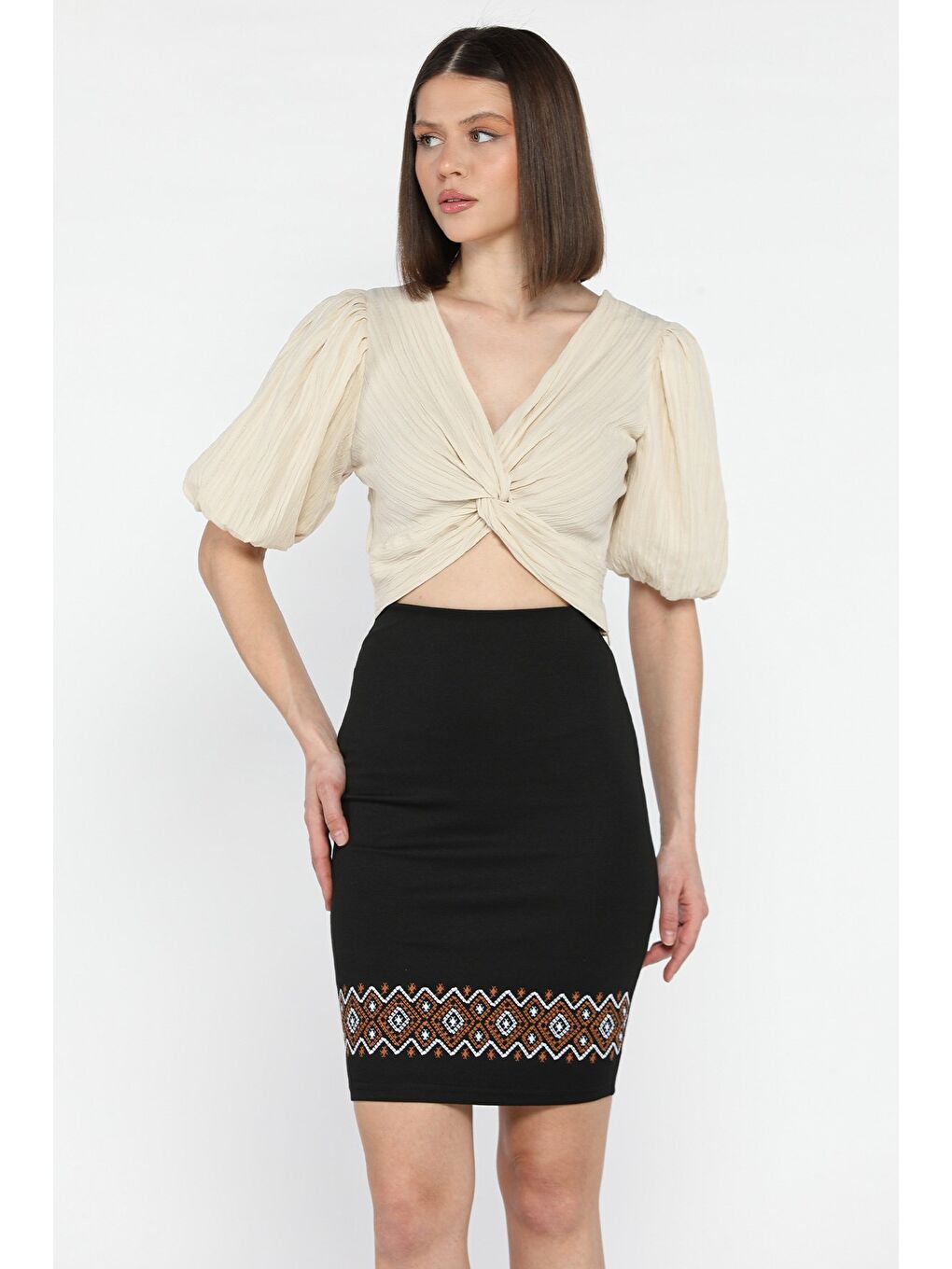 Siyah Kadın Nakış Detaylı Kalem Etek-1