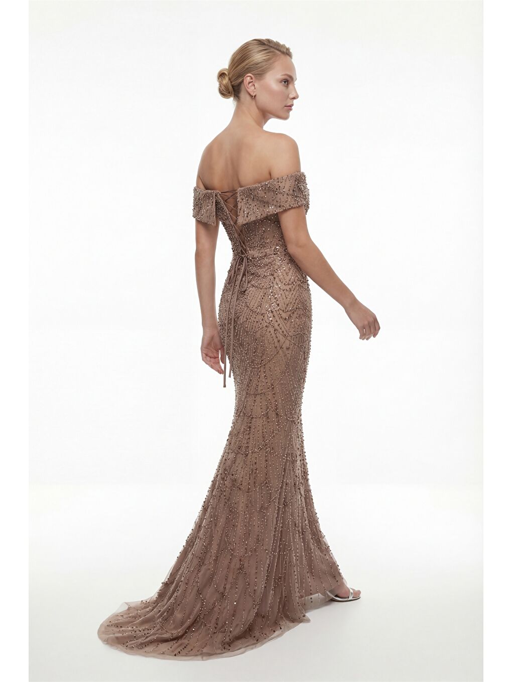 Bej Kadın Vizon Kayık Yaka Boncuklu Uzun Abiye Elbise-5