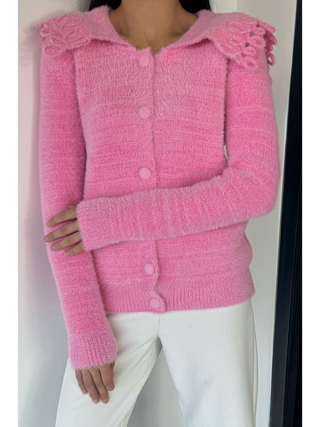 Pembe Kadın Yaka Detaylı Yumoş İplik Triko Ceket