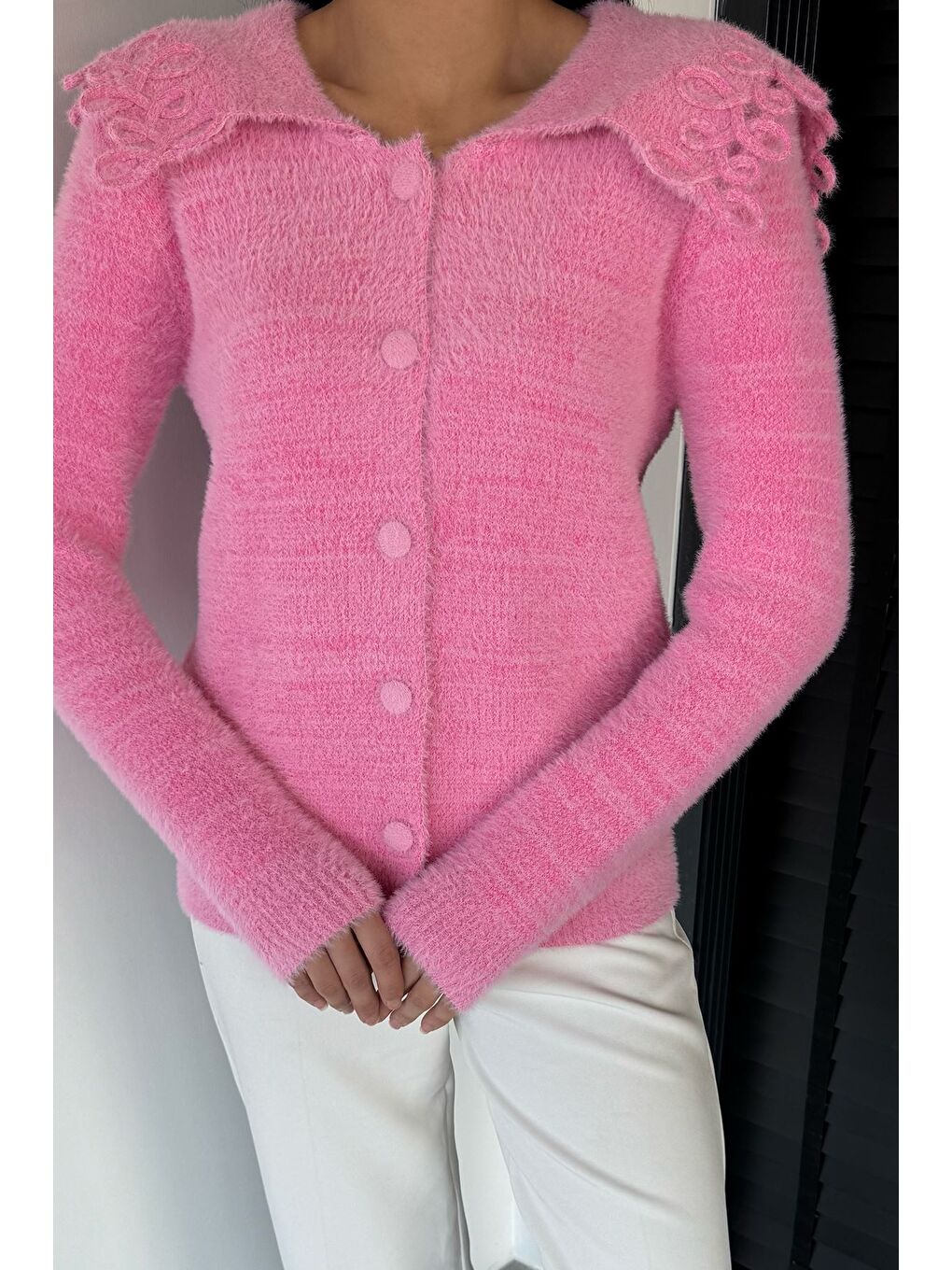 Pembe Kadın Yaka Detaylı Yumoş İplik Triko Ceket-2