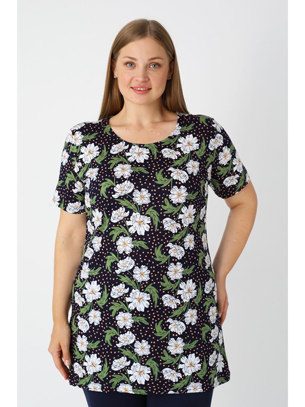 Siyah Haki Desenli Kısa Kollu Kadın Büyük Beden Pamuklu T-shirt-2