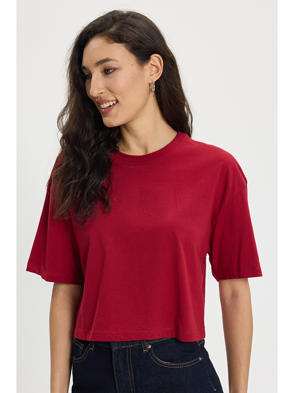Kadın Slim Fit Dar Kesim %100 Pamuk Kısa Kollu Bisiklet Yaka Bordo Crop Tişört-5